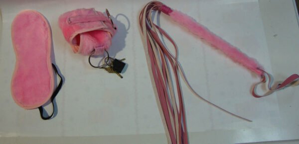 SET: ESPOSAS-LATIGO-ANTIFAZ